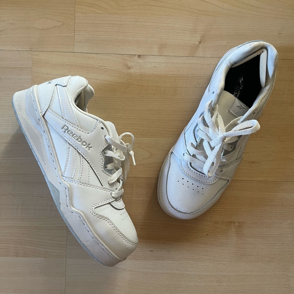 Reebok Classic White Athletic Shoes steel toe Size W8/M6